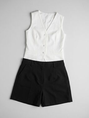Women's Size Small Black White Vest‎ Romper Tailored Sleeveless Color Block Chic
